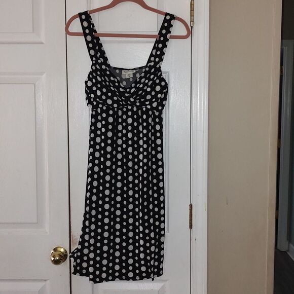 Motherhood Maternity Dresses & Skirts - Motherhood Maternity  black white polka dot dress Sz M